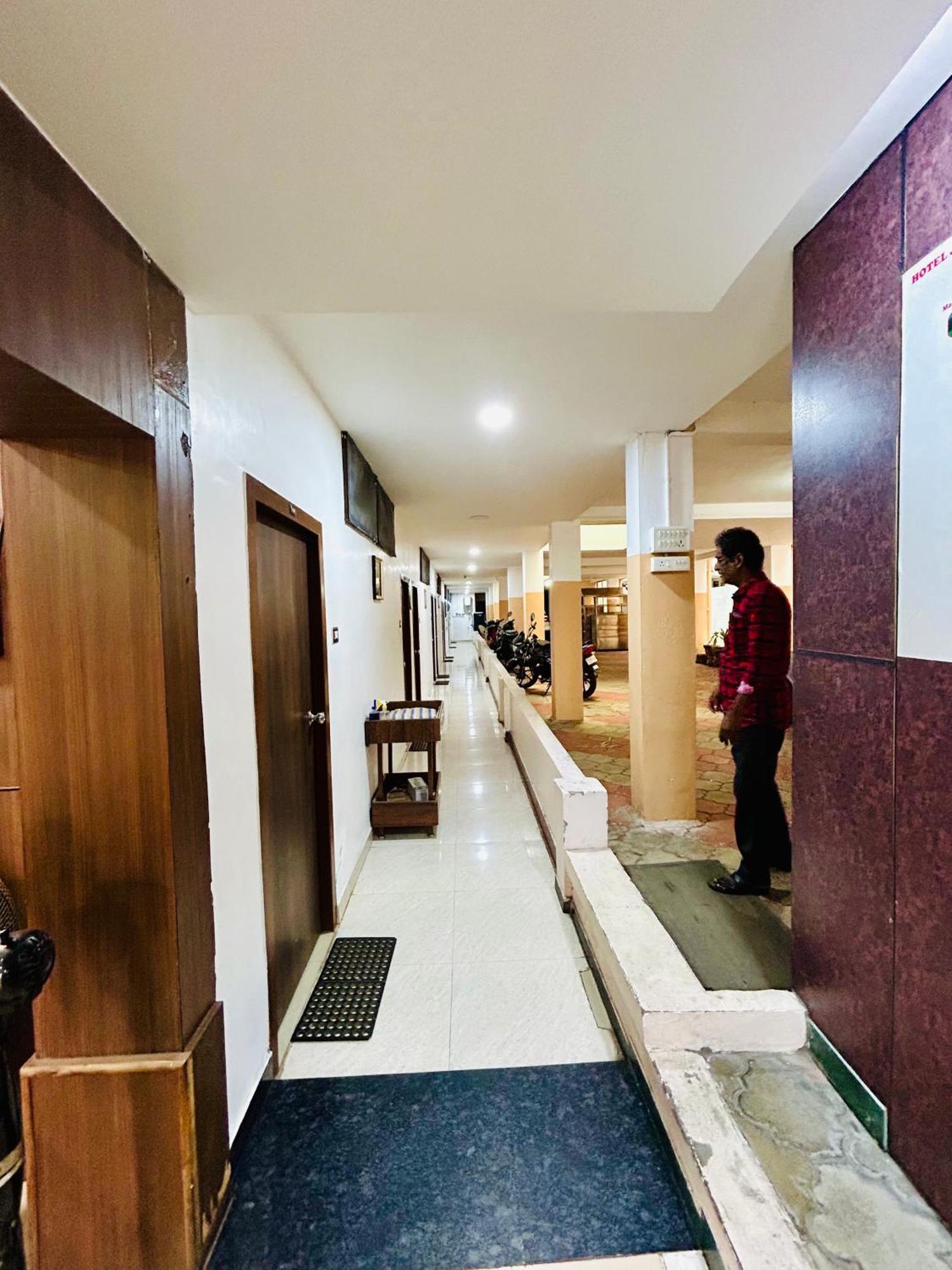 Hotel Jothi Coimbatore Esterno foto