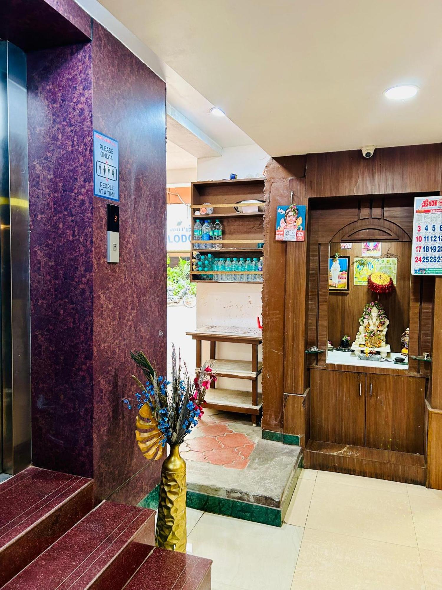 Hotel Jothi Coimbatore Esterno foto